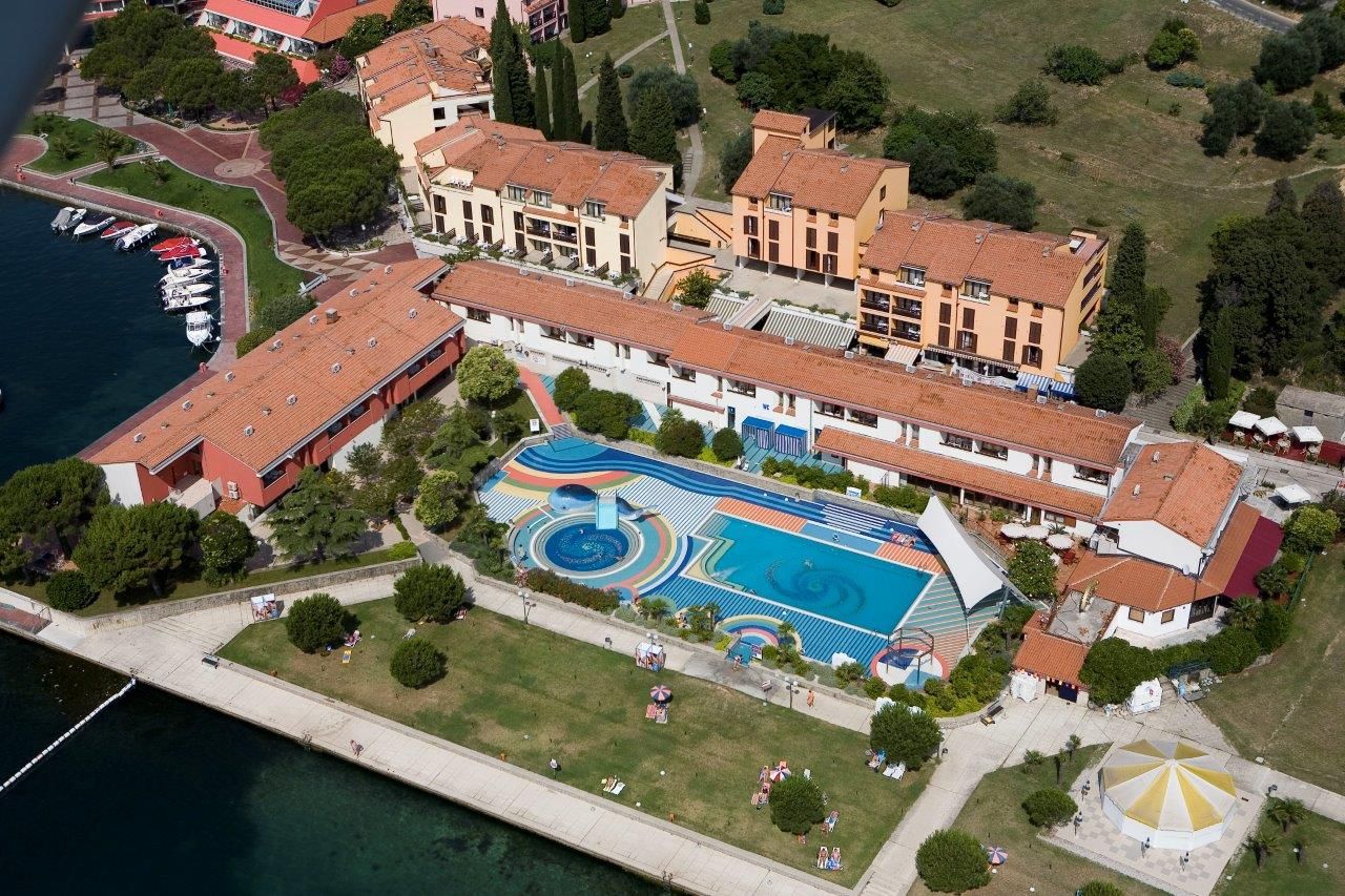 BERNARDIN Hotel Vile Park Vila Barka pool air panorama - BERNARDIN