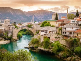 Mostar Bosnia and Herzegovina GettyImages 909655800 266x200 - Turistična ponudba