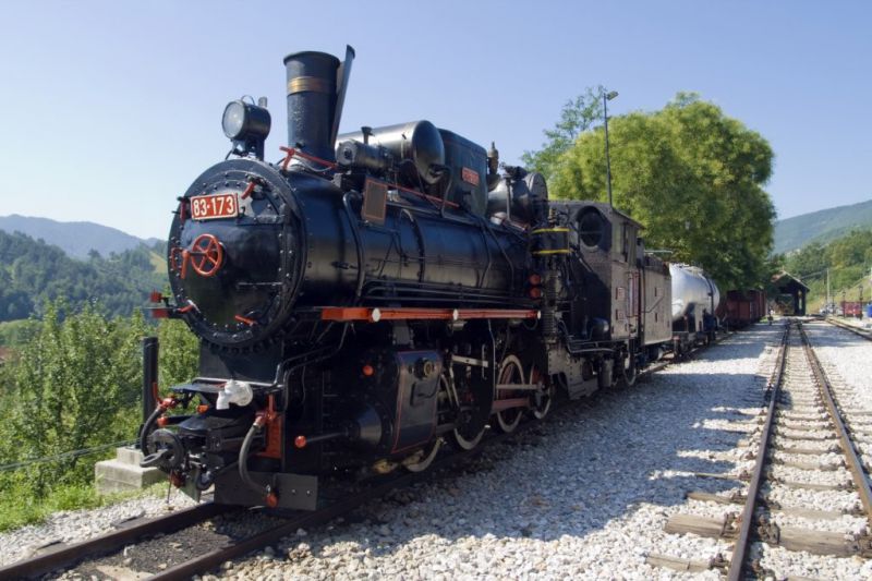 ul32362 shutterstock 45897010 - ŠARGANSKA OSMICA, ZLATIBOR IN NARODNI PARK TARA
